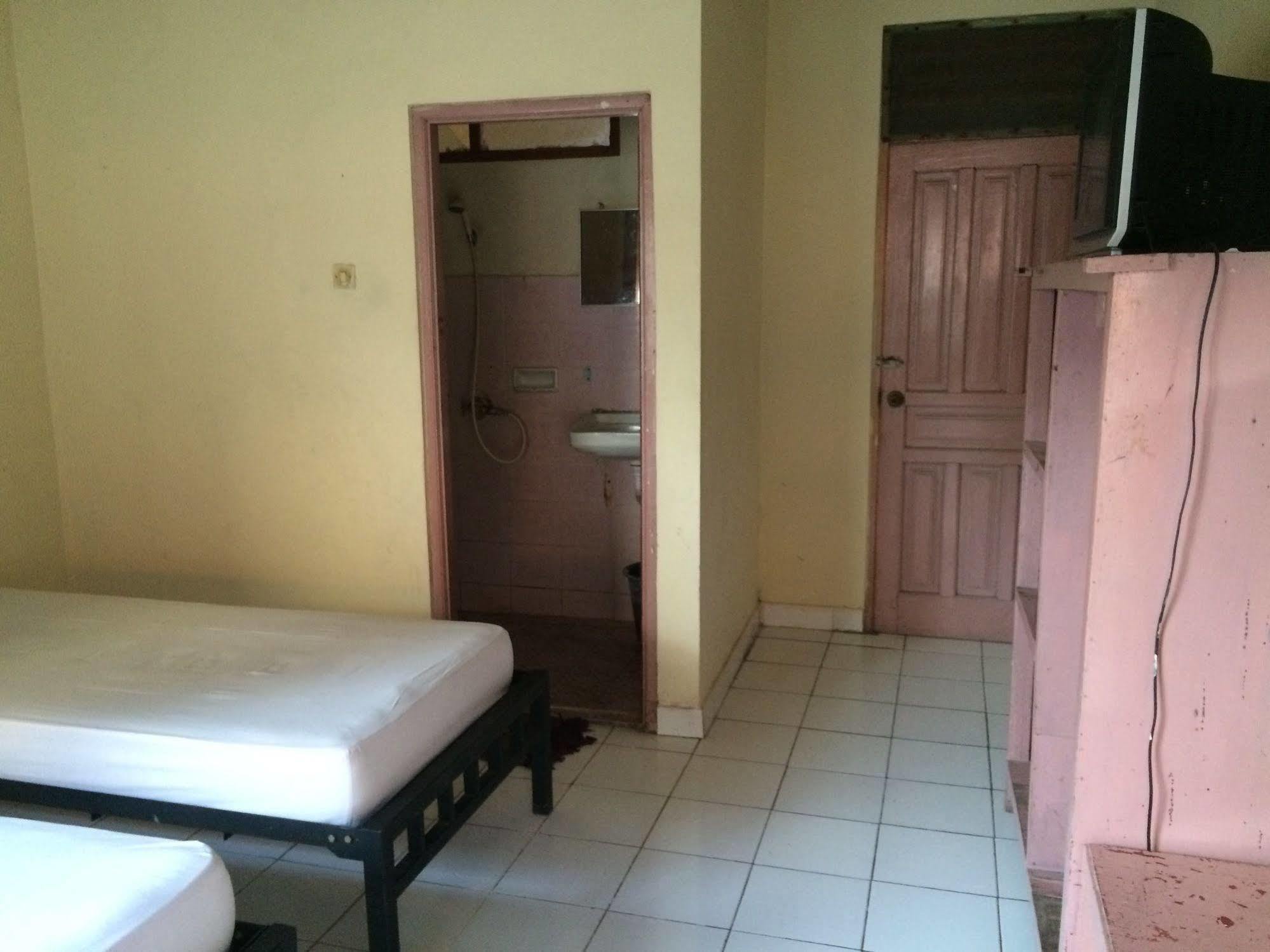 Rita Za Hotel Kuta Lombok Extérieur photo