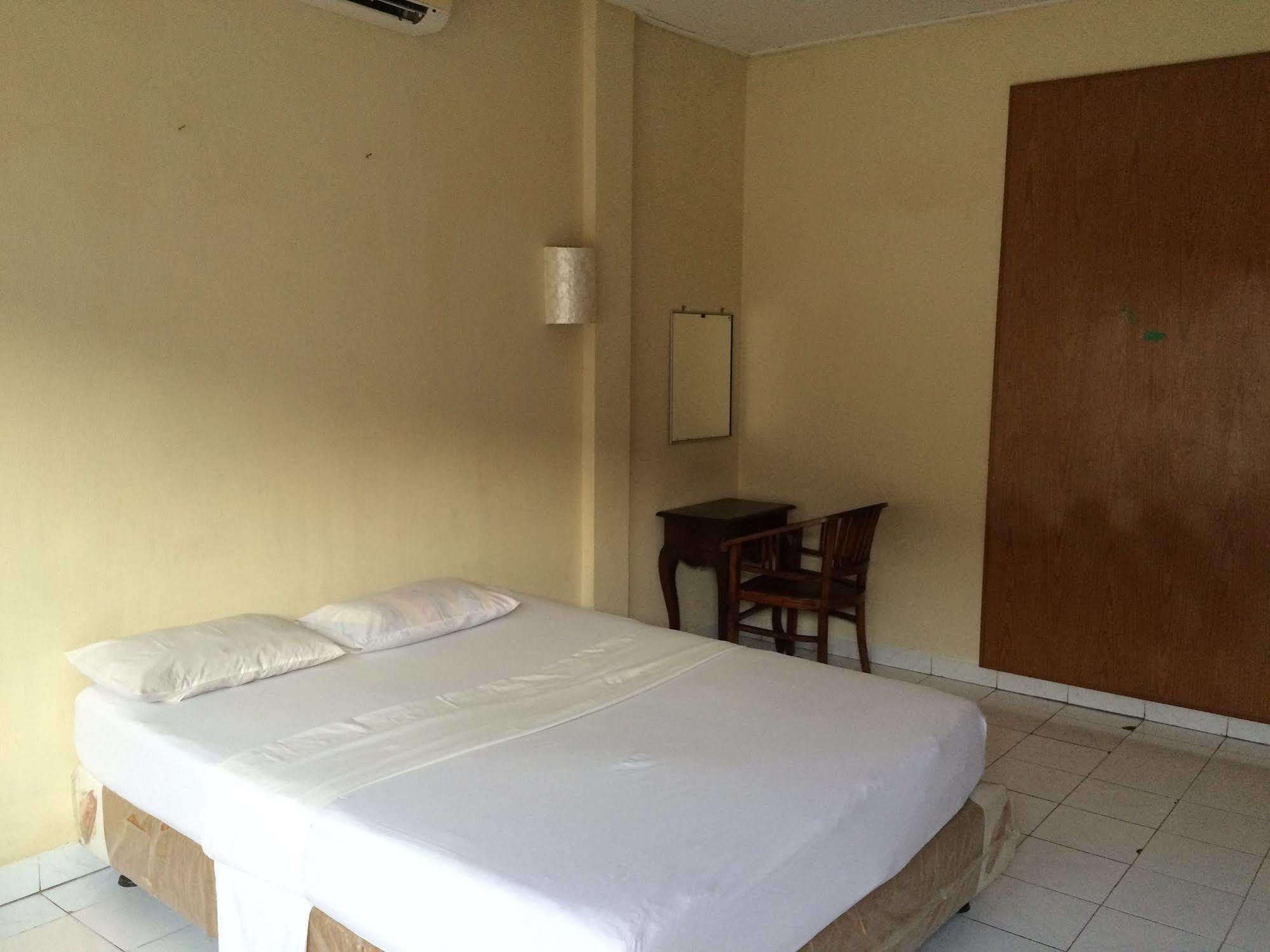 Rita Za Hotel Kuta Lombok Extérieur photo